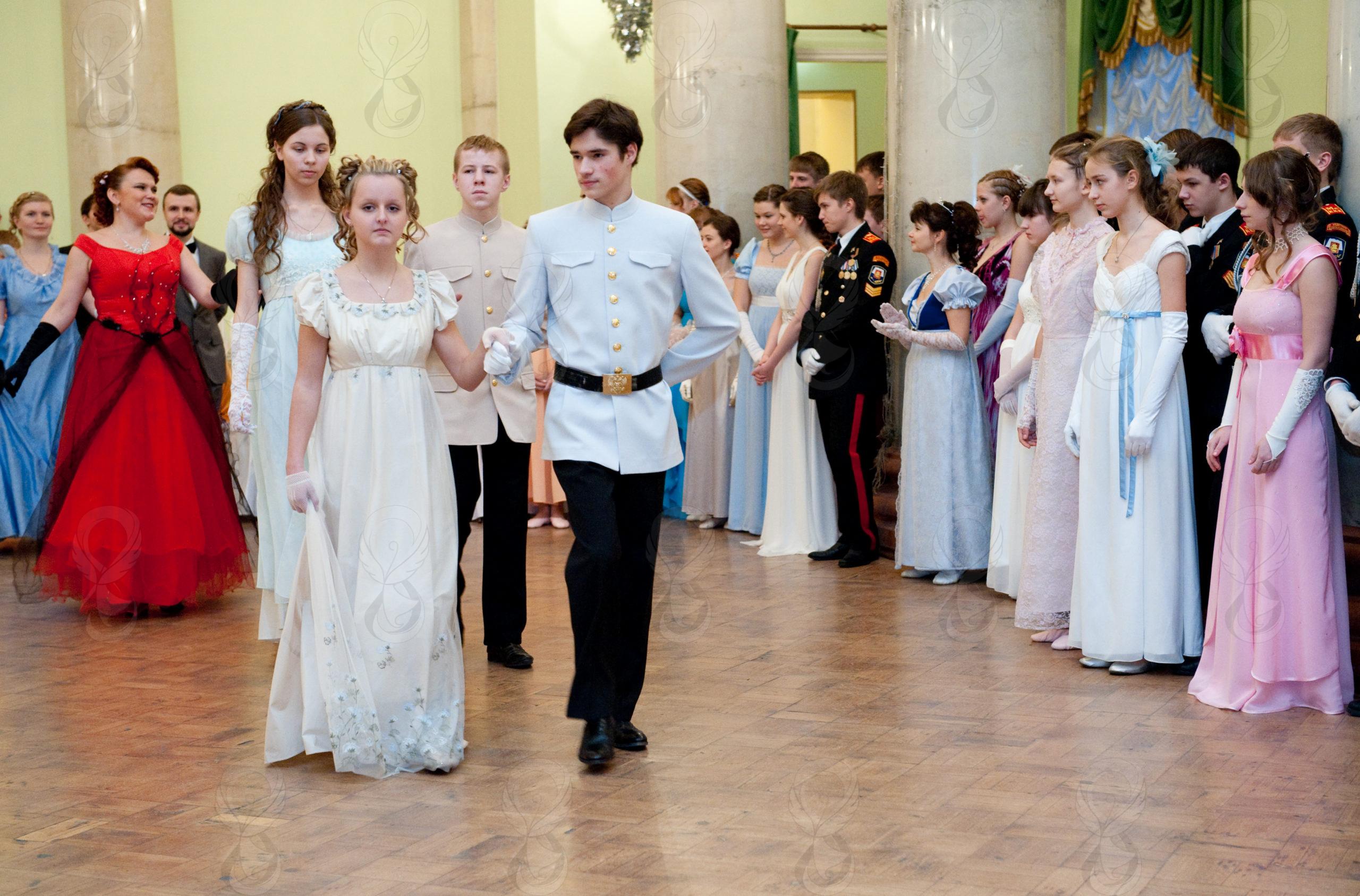 2012: Святочный бал «Русской школы Марии Аверьяновой»
